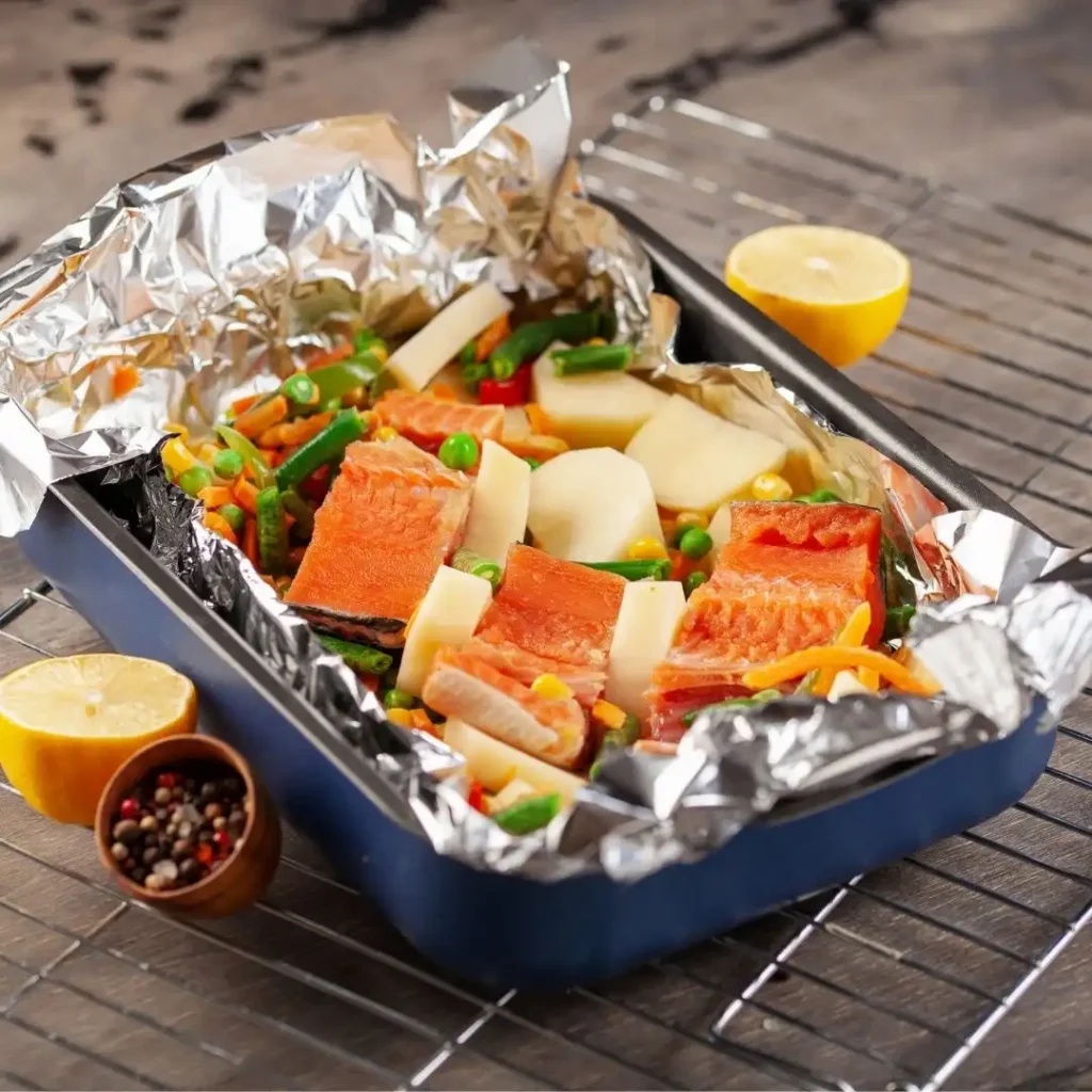 ¿Es seguro usar papel de aluminio en la cocina? Riesgos reales y alternativas comprobadas