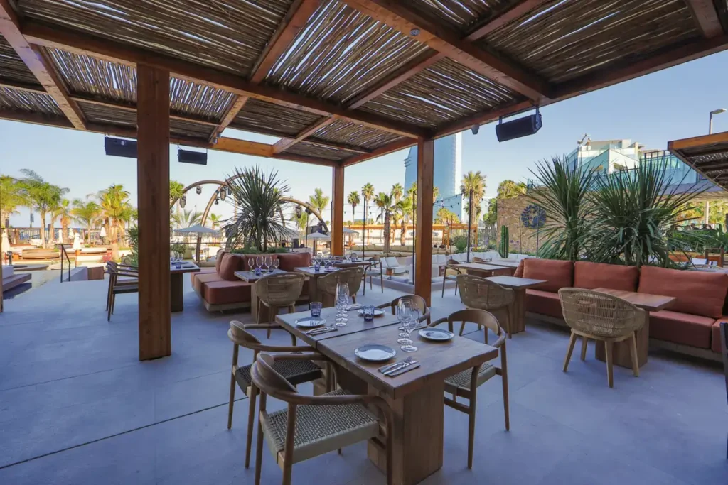 Bastian Beach 2026: ¿Qué ofrece el beach club más grande de Barcelona?