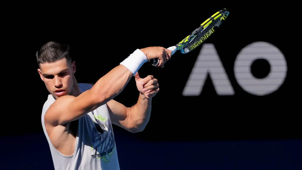 Carlos Alcaraz: Preparativos para el Open de Australia con Estilo