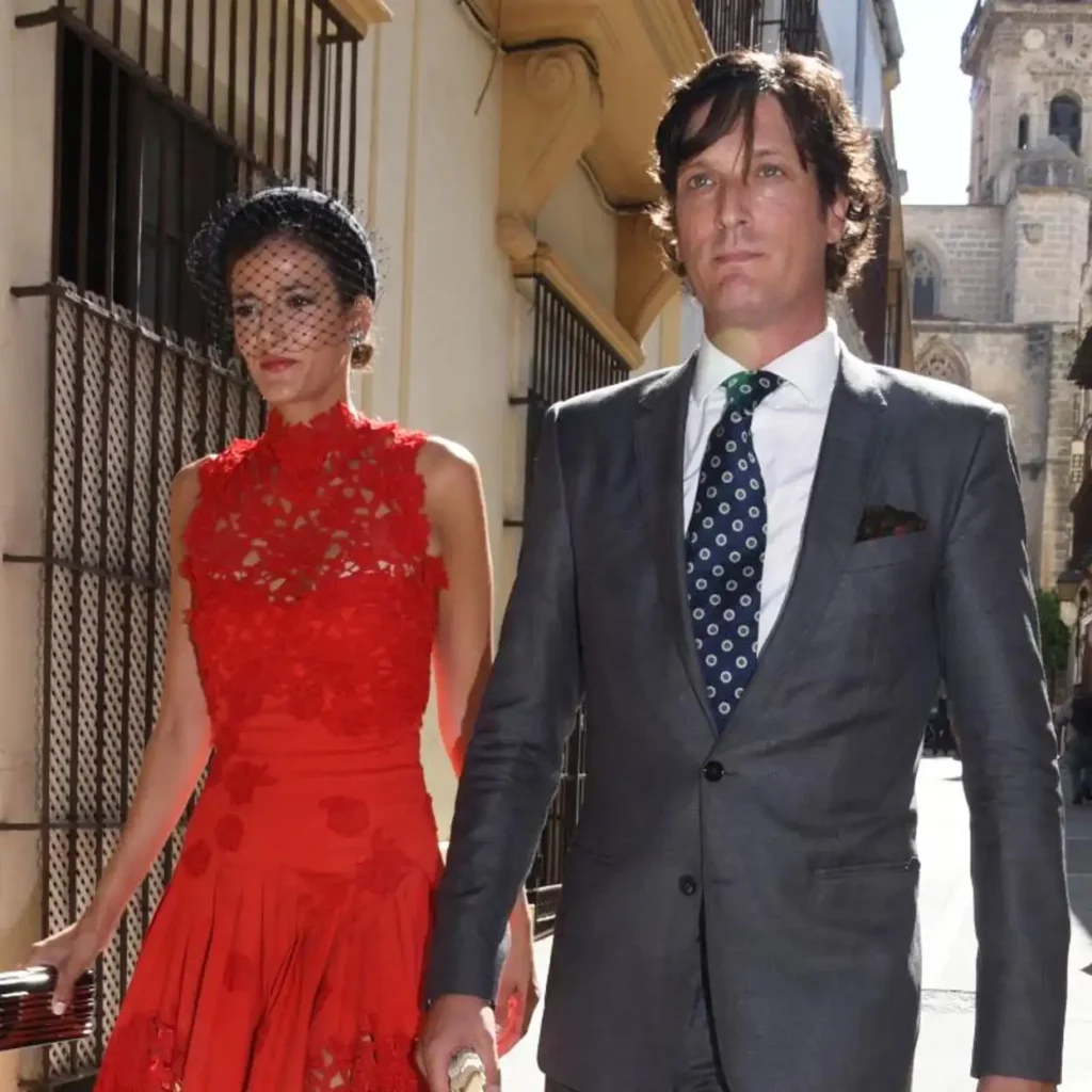 El Enlace Discreto de Luis Medina y Clara Caruana: Una Boda Privada y Aristocrática