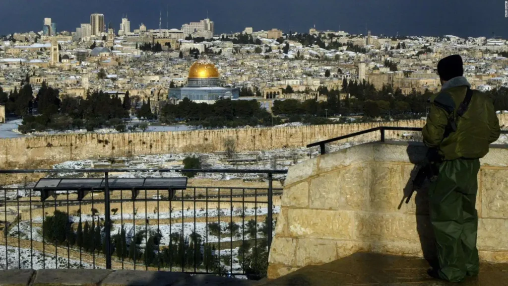 Guerra Irán-EEUU-Israel 2026: impacto económico y marco legal del conflicto