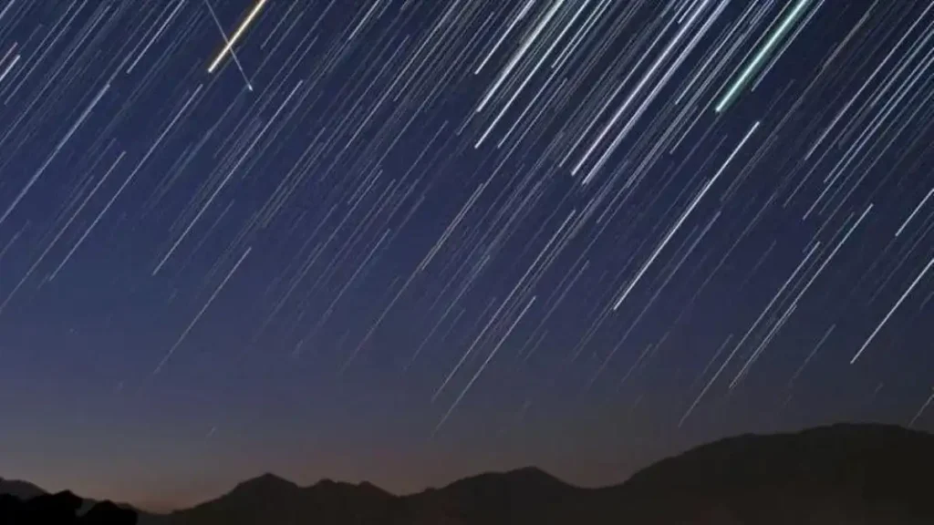 Delta Acuáridas 2026: 25 meteoros por hora, pero un 70% menos visibles por la Luna llena