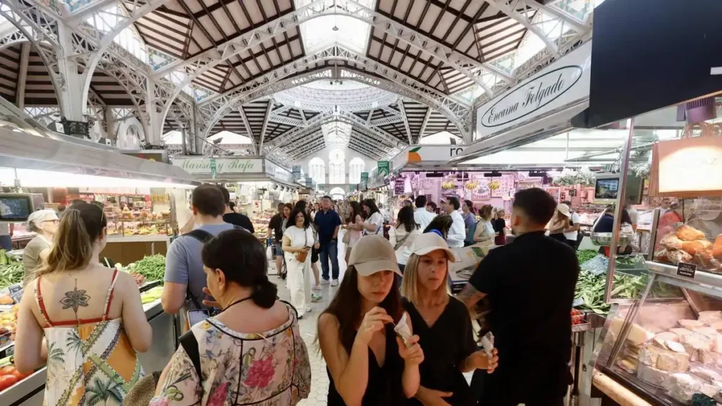 Inversión hotelera en Valencia: ¿por qué los fondos compran hoteles urbanos y de costa?